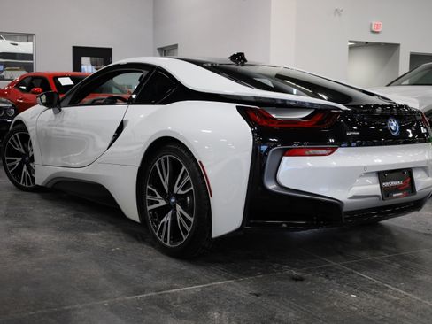 Used 2015 BMW i8 image 4