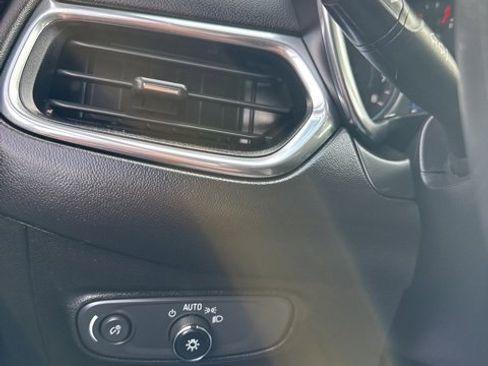 Used 2019 Chevrolet Equinox LT w/ LPO, Floor Liner Package image 32