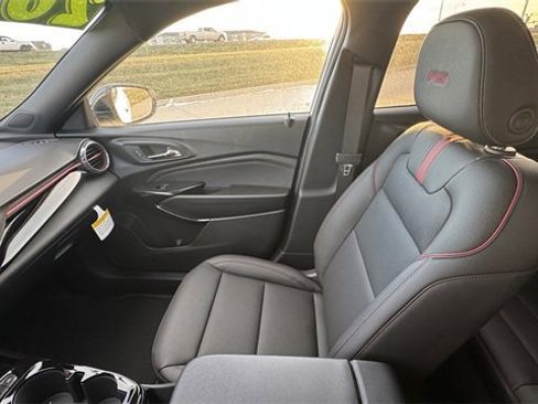 New 2026 Chevrolet Trax RS w/ Sunroof Package image 29