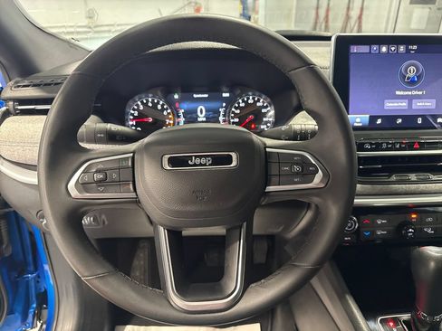 Used 2024 Jeep Compass Latitude AWD/4WD image 5