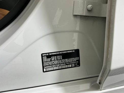 Certified 2025 BMW 330i Sedan w/ Convenience Package RWD image 33