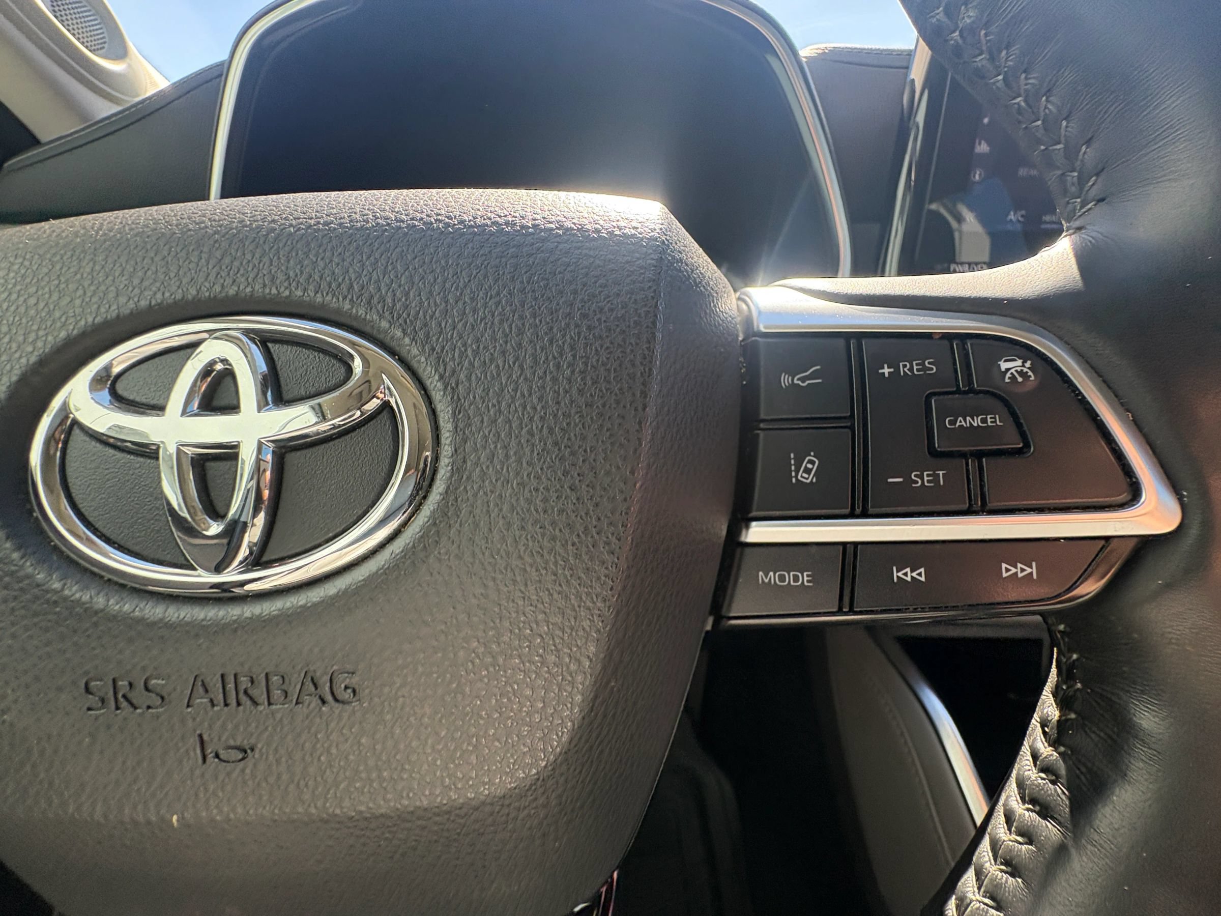 Used 2021 Toyota Highlander Platinum FWD image 31