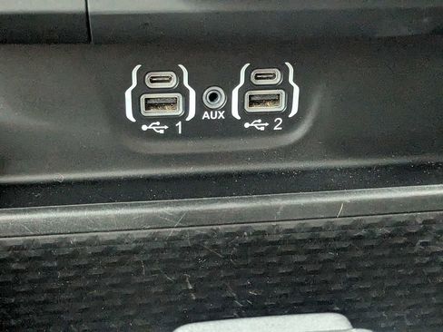 Used 2024 RAM 1500 Laramie AWD/4WD image 23