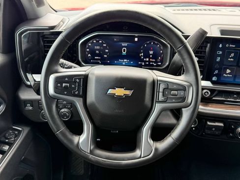 Used 2026 Chevrolet Silverado 1500 LT AWD/4WD image 32