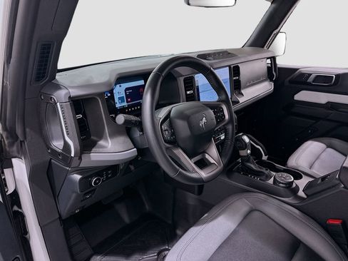 Used 2024 Ford Bronco Black Diamond w/ Sasquatch Package image 9