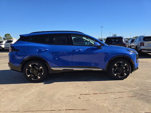New 2026 Kia Sportage SX FWD image 9