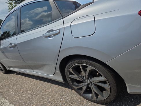 Used 2019 Honda Civic Sport image 11