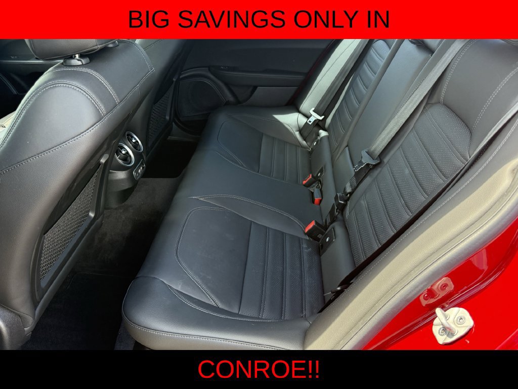 Used 2024 Alfa Romeo Giulia Veloce RWD image 24