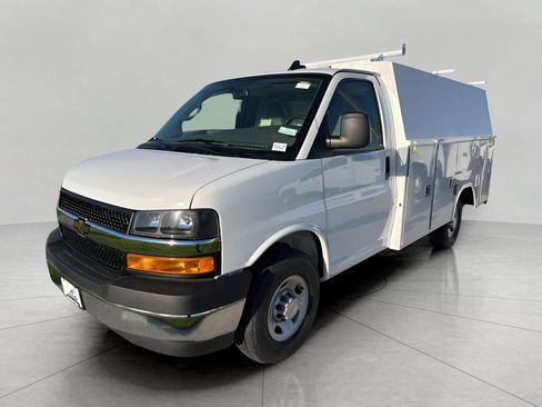 New 2025 Chevrolet Express 3500 w/ Power Convenience Package image 3