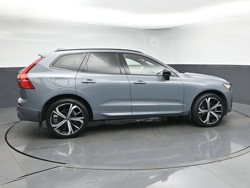 Used 2023 Volvo XC60 B5 Ultimate w/ Climate Package FWD image 9