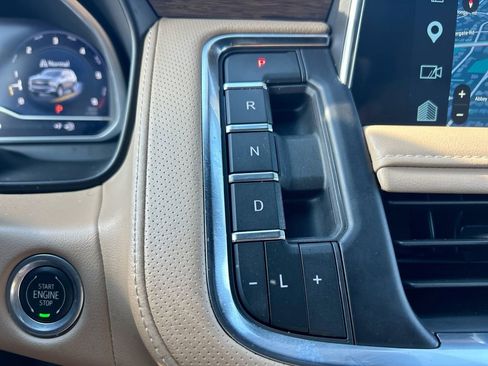Used 2023 Chevrolet Tahoe Premier w/ Premium Package 2 RWD image 20