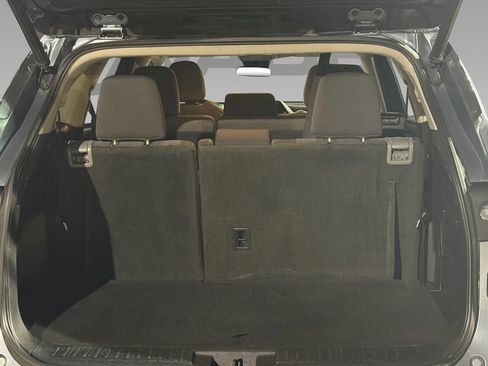 Used 2022 Toyota Highlander LE image 17