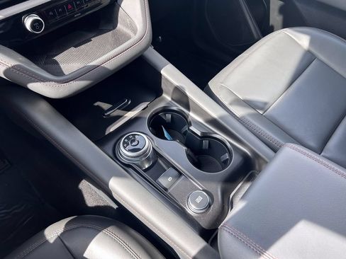 Certified 2025 Ford Explorer Active w/ Active Comfort Package AWD/4WD image 30