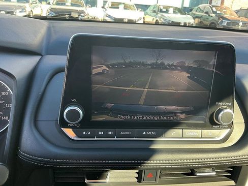 Certified 2025 Nissan Rogue SV w/ SV Premium Package image 17