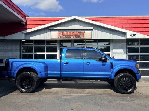 Used 2021 Ford F450 Platinum w/ FX4 Off-Road Package AWD/4WD image 2