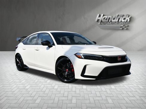 Used 2023 Honda Civic Type R image 2