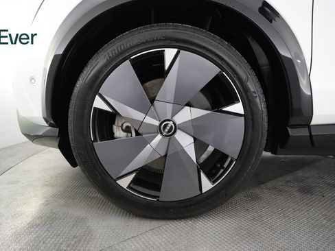 Used 2023 Nissan Ariya AWD/4WD image 19