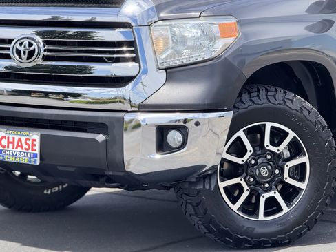 Used 2017 Toyota Tundra Limited w/ Limited Premium Package AWD/4WD image 3