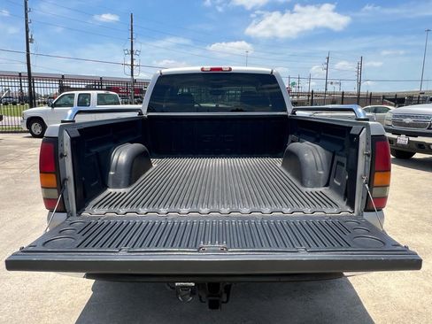 Used 2004 GMC Sierra 1500 SLE w/ Safe And Sound Package RWD image 23