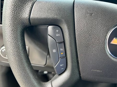 Used 2025 Chevrolet Express 2500 w/ Driver Convenience Package RWD image 32
