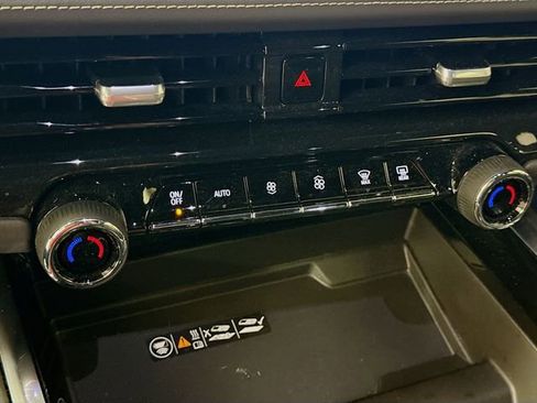 Used 2025 Chevrolet Tahoe Premier image 18