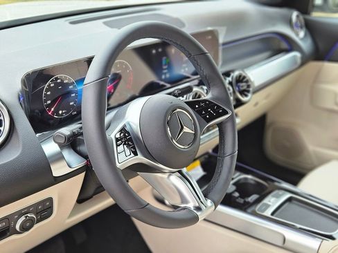 New 2026 Mercedes-Benz GLB 250 4MATIC image 18