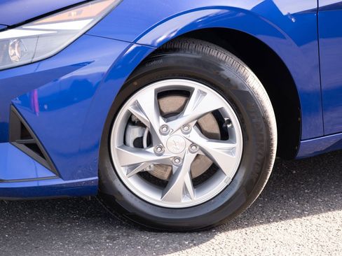 Used 2023 Hyundai Elantra SE FWD image 19