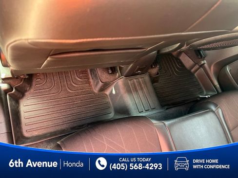Used 2019 Chevrolet Trax LT w/ LT Convenience Package AWD/4WD image 17