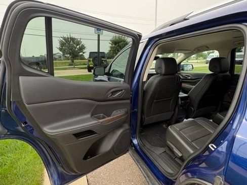 Used 2023 GMC Acadia Denali AWD/4WD image 21