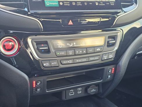 Used 2025 Honda Ridgeline Black Edition image 35
