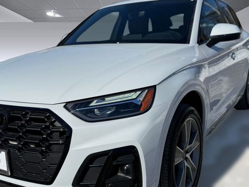 Certified 2025 Audi Q5 2.0T Premium w/ Convenience Plus Package image 19