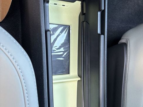 New 2026 Volvo EX30 Cross Country Ultra image 13