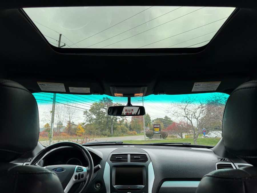 Used 2014 Ford Explorer XLT w/ Equipment Group 202A AWD/4WD image 23