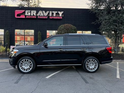 Used 2024 Ford Expedition Limited image 9