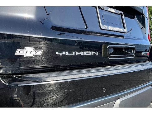 Used 2022 GMC Yukon AT4 w/ AT4 Premium Plus Package AWD/4WD image 33
