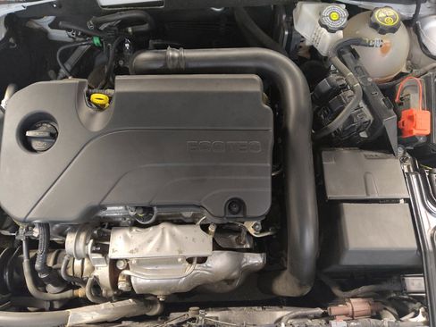 Used 2023 Chevrolet Malibu LT FWD image 30