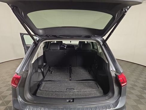 Used 2024 Volkswagen Tiguan SE w/ Panoramic Sunroof Package FWD image 35