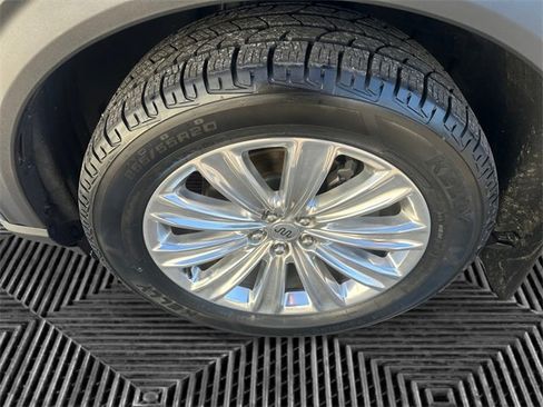 Used 2023 Ford Explorer King Ranch w/ Premium Technology Package image 14