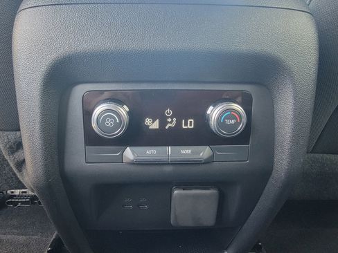 Used 2025 GMC Acadia Elevation image 15