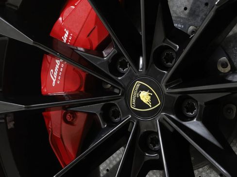 Used 2019 Lamborghini Urus image 23