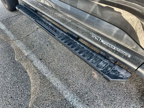 Used 2025 Ford F250 Lariat w/ Black Appearance Package image 6