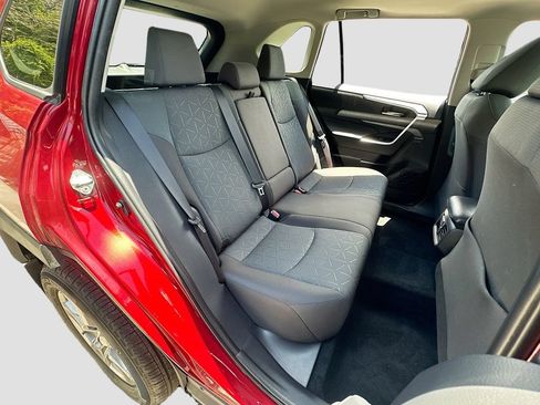 Used 2022 Toyota RAV4 XLE w/ Convenience Package AWD/4WD image 24