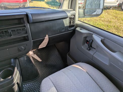 Used 2014 Chevrolet Express 1500 image 16