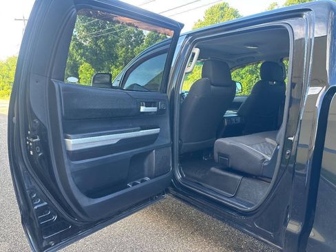 Used 2014 Toyota Tundra SR5 AWD/4WD image 18