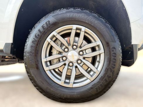 Used 2024 Chevrolet Colorado LT w/ LT Convenience Package II AWD/4WD image 11