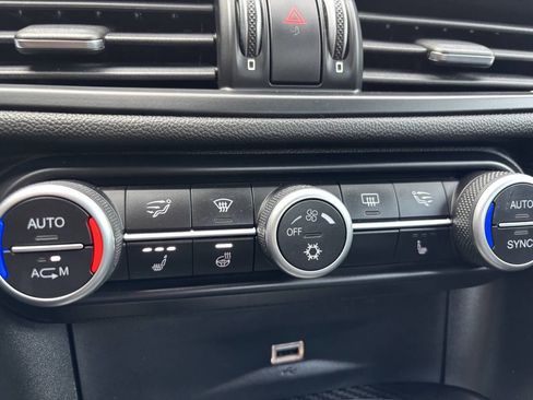 Used 2017 Alfa Romeo Giulia Quadrifoglio image 15