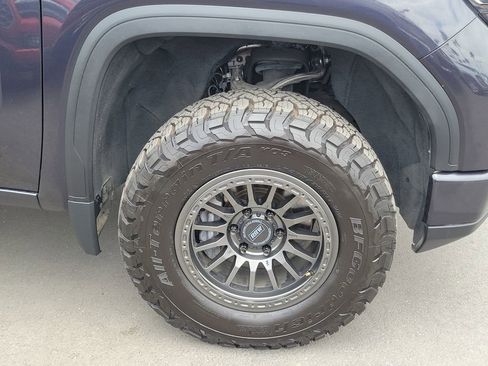 Used 2022 GMC Sierra 1500 AT4 w/ AT4 Preferred Package AWD/4WD image 5