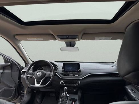 Used 2022 Nissan Altima 2.5 SR w/ Midnight Edition Package image 16