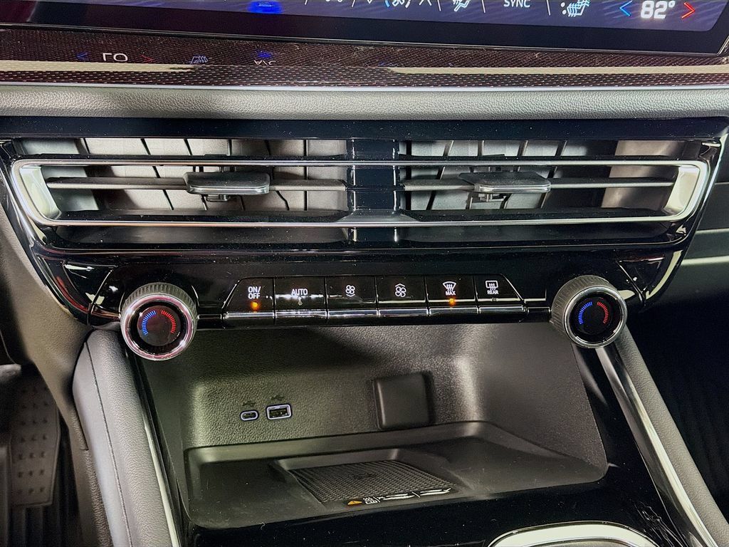 New 2026 Chevrolet Traverse Z71 w/ Enhanced Driving Package AWD/4WD image 15