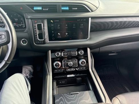 Used 2022 GMC Yukon Denali AWD/4WD image 42